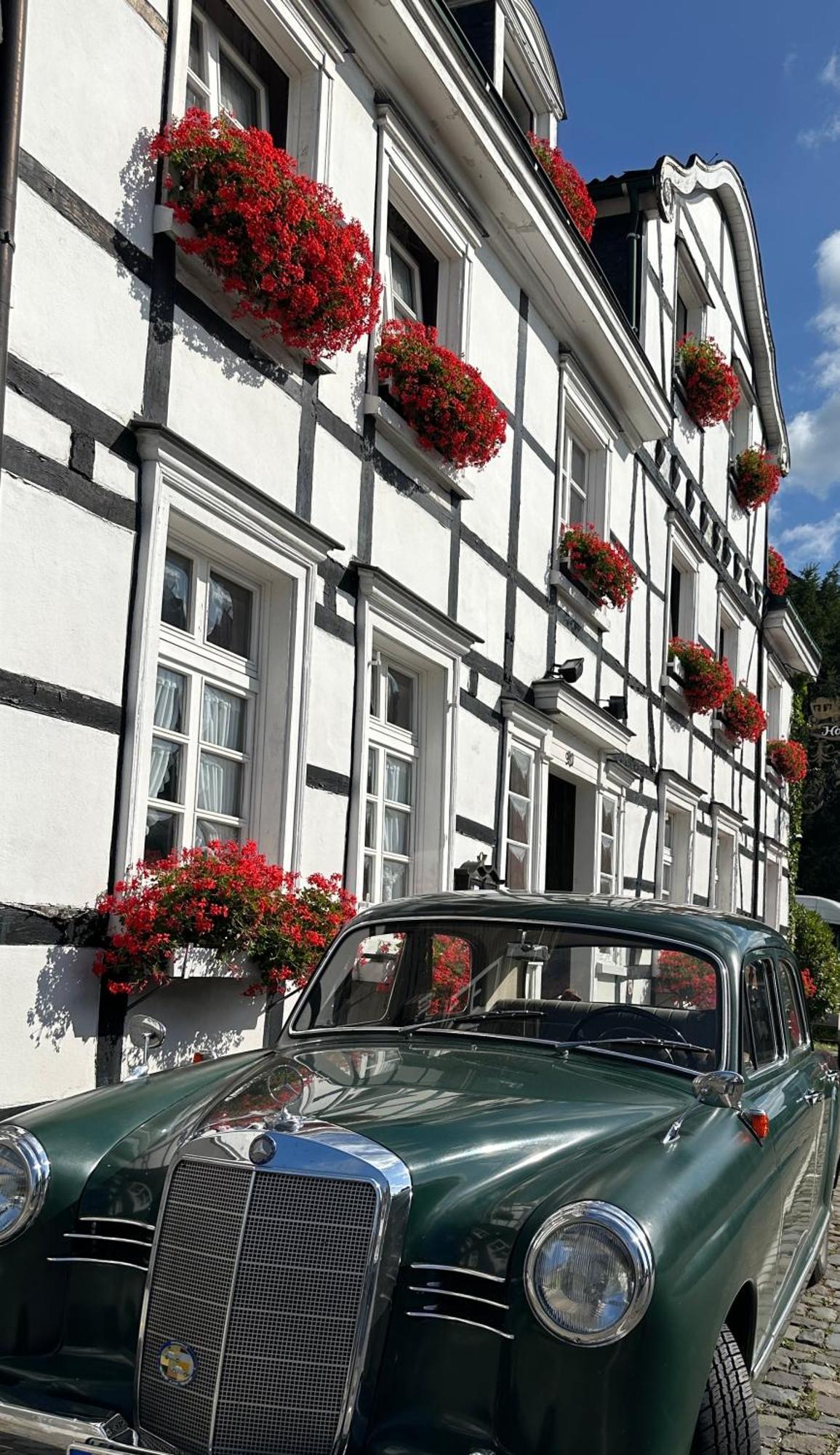 Hotel Zur Post Dabringhausen - Contactless Self Check-In Wermelskirchen Eksteriør bilde